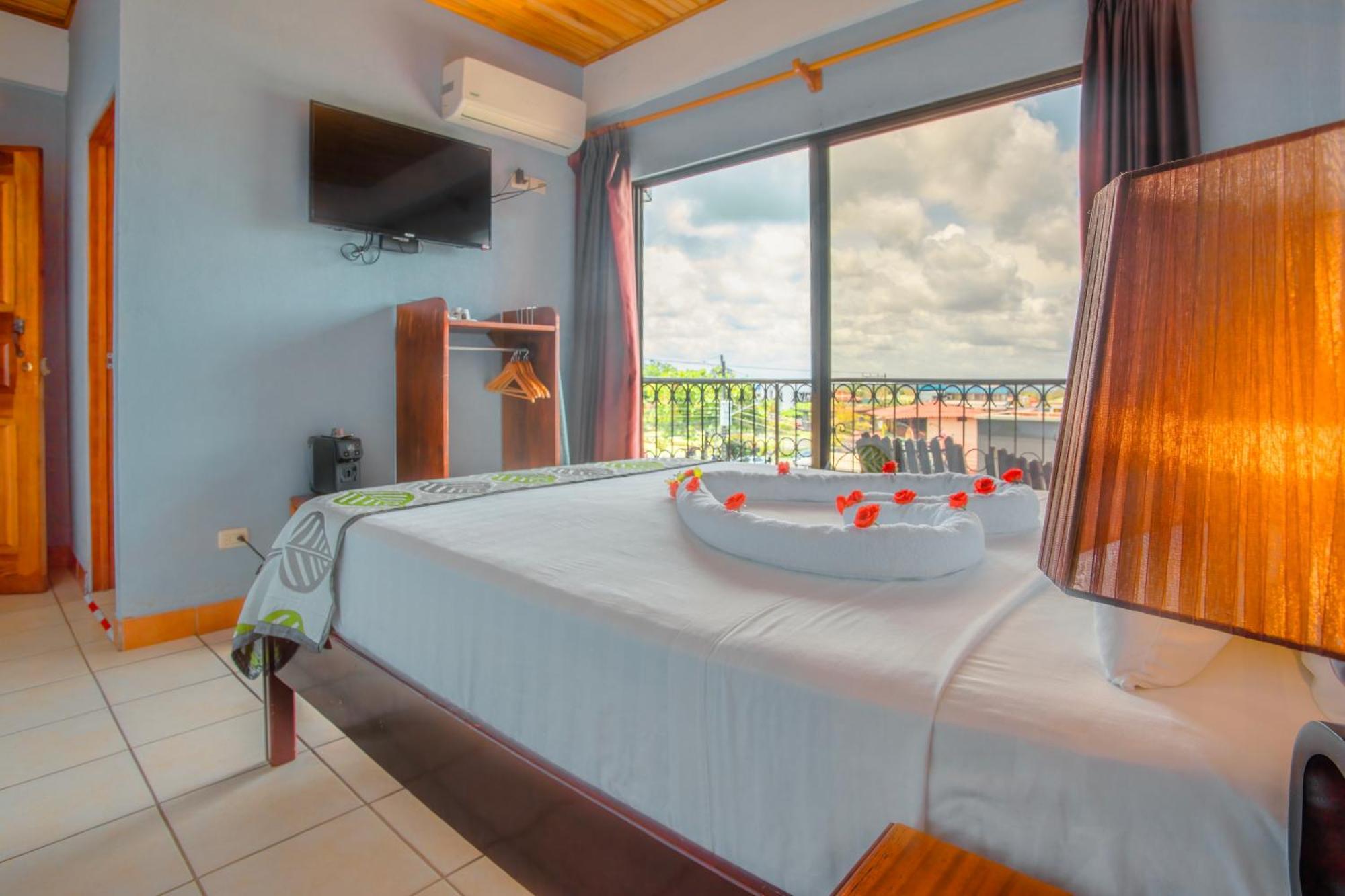 Downtown Boutique 3*